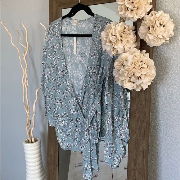 πHPπ Last 1 π Floral Print Wrap Blouseπ - Picture 6 of 7